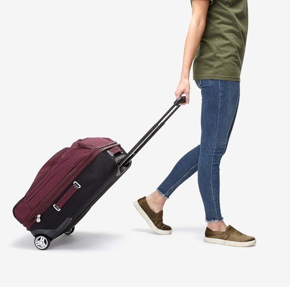 Stylish Limited Edition Emerald Travel Bag - Picture 5 of 11